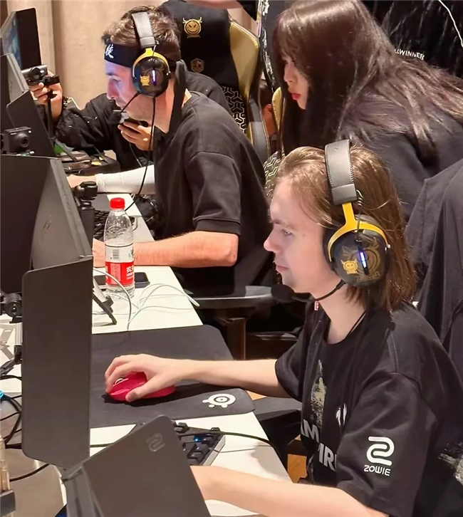 钦元兰博炙热烧烤 硕硕莉莉娅猛爆宸宇 icon队1-0Cat队