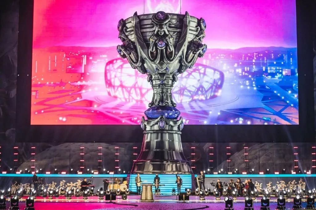 Faker遭遇耻辱对局，对手竟直接做手势嘲讽