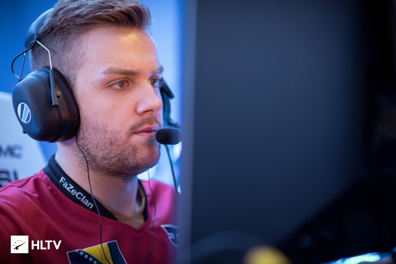 JDG Club 发送新年祝福：金蛇带来祝福，家庭和谐，繁荣富强，财富滚滚而来！