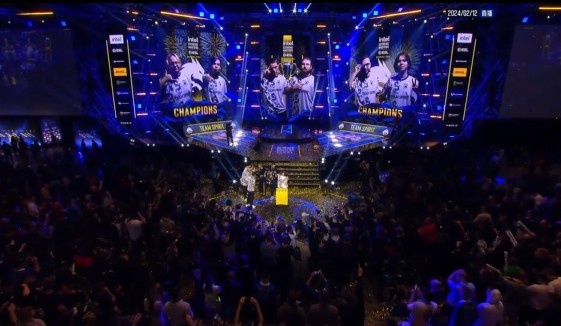 狙击手开火， Derke 取得了五杀！VIT 1-0 T1