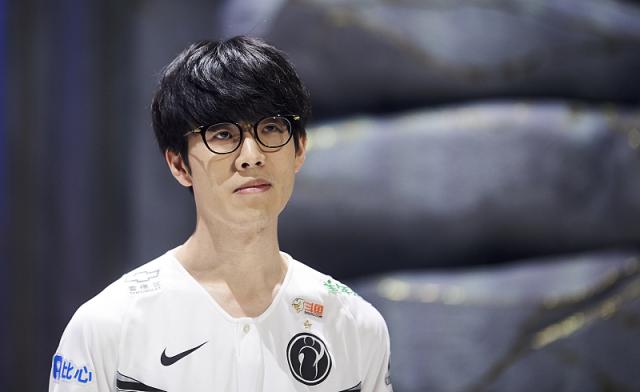 夏季赛骑士之路D3：Angel交手Ucal ，Hoya对线Hery